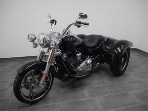 HARLEY-DAVIDSON FREEWHEELER // FLRT 114 // 1.HAND // DE