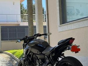 YAMAHA MT-07 2024 COM ESCAPE (35KW NEGOCIÁVEL) FIÃES