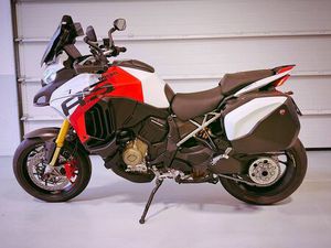 DUCATI MULTISTRADA V4 RS FULL OPTIONS SCHNÄPPCHEN