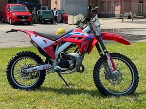 HM CRE SIX COMP. SIXCOMPETITION ANNO 2008