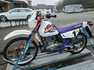 SUZUKI DR 125