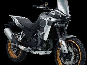 KOVE 800X PRO KOVE 800X PRO MOTOCYKL 2025 ADVENTURE WERSJA DEMO GLIWICE WÓJTOWA WIEŚ