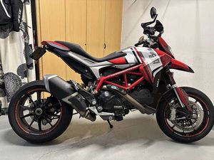 DUCATI HYPERMOTARD 821