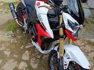 SUZUKI GSR 750 BOLESLAWIEC