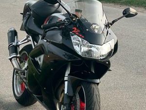 HONDA CBR 900RR SC44