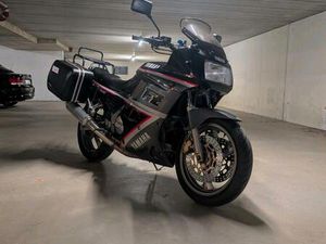 YAMAHA FZ 750 GENESIS