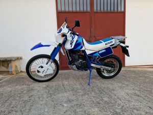 SUZUKI DR 650 &APOS;90