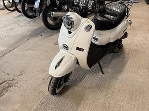 SCHÖNE RETRO MOTORROLLER BURNOUT!!!