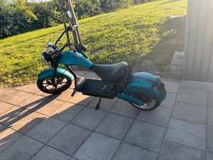 E-CHOPPER ELEKTRO-ROLLER TÜRKIS - STYLISCHES DESIGN