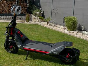 FAST NEUER SEGWAY ZT 3 E-SCOOTER ERST 160 KM