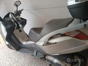 PEUGEOT SATELIS 400 - 2007