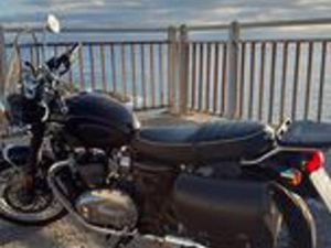 TRIUMPH BONNEVILLE T120