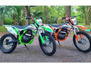 250 CC DIRT BIKE 2022 $2,800 OUT THE DOOR *BRAND NEW*