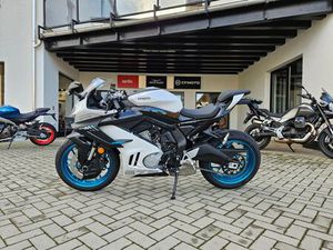 CFMOTO 675SR-R / NEU IN NEBULA WHITE MODELL 2026