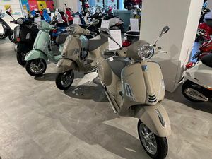 VESPA GTS 125 CLASSIC NEUES MODELL WINTERPREIS !!!