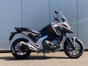 ② HONDA NC750 X DCT À PARTIR DE 2022 - 10400 KM/ AUTOMATIQUE