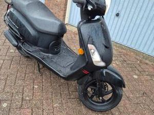 SYM FIDDLE EURO 4GEELKENTEKEN 45KM2019 — SCOOTERS | SYM — MARKTPLAATS