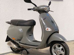 VESPA ET4 150 CCM M19 LEADER NEU LACKIERT AUDI NARDOGR