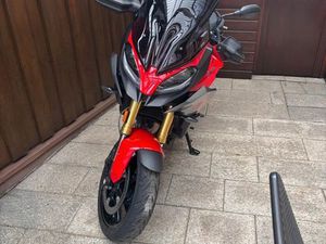 BMW F900 XR A2+GRIFFHZG+TIEFERLEGUNG+KOFFER