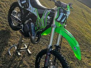 ICH BIETE HIER MEINE KX 125 AN