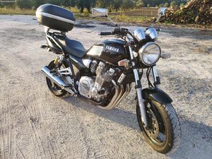 YAMAHA XJR 1300 - POUCOS KMS