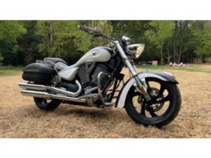 VICTORY VEGAS KINGPIN DELUXE