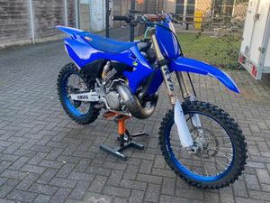② YAMAHA YZ250 2023
