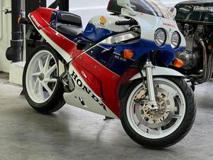 1988 HONDA RC 30 - VFR 750R