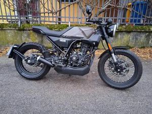 BRIXTON CROSSFIRE 125 MOTORE A LIQUIDO