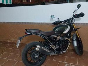 TRIUMPH - SCRAMBLER 400 X