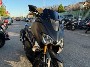 YAMAHA - TMAX