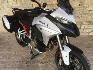 DUCATI MULTISTRADA V4 S TRAVEL & RADAR M. SPEICHENRÄDER