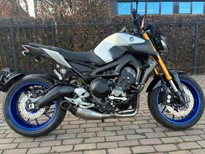 ② YAMAHA MT 09 SP