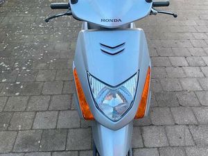 ② HONDA LEAD 100 CC