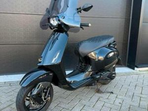 VESPA SPRINT 125 ABS - 185CC - UNIEK A1 — SCOOTERS | VESPA — MARKTPLAATS