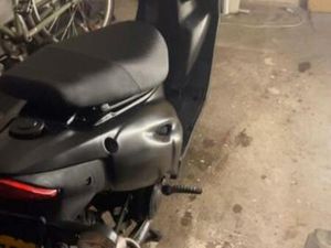 GENERIC CRACKER 70CC BROM SCOOTER GELE KENTEKEN — SCOOTERS | YAMAHA — MARKTPLAATS