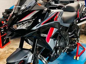 ② KAWASAKI VERSYS 650 CC • 2025 • 500 KM • NOUVEAU !
