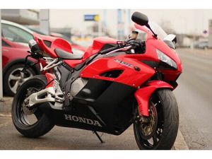 HONDA CBR1000RR FIREBLADE