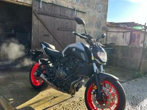 YAMAHA - MT07