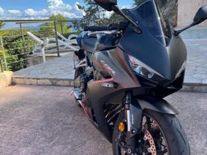 HONDA - CBR 650R E-CLUTCH