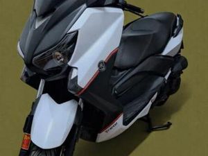 YAMAHA - XMAX 125