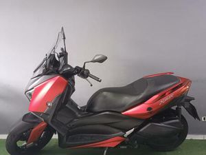 YAMAHA XMAX 250