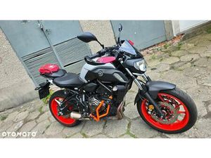 YAMAHA MT