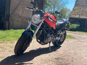 DUCATI MONSTER BJ 2005