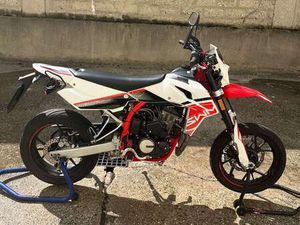 SWM SM 125 R MOTARD ABS WIT