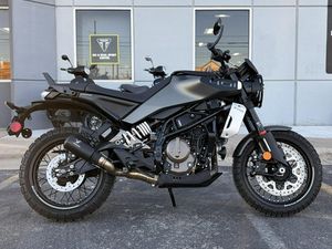 2024 HUSQVARNA SVARTPILEN 401