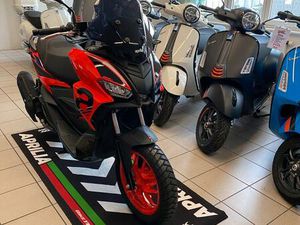 NEU APRILIA SR GT 125 SPORT ROT RACEWAY