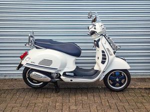 PIAGGIO VESPA GTS 300 YACHT CLUB