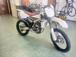 YAMAHA YZF 250