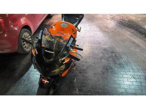 VENDO HONDA CBR 900 RR FIREBLADE (2002 - 04) USATA A SUARDI (CODICE 9916471) - MOTO.IT